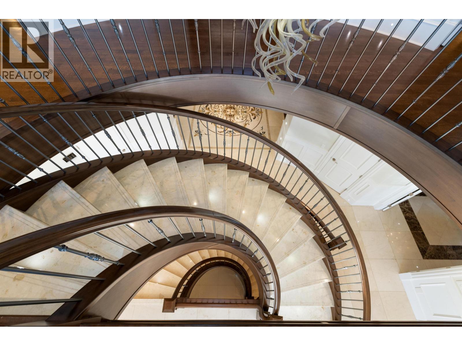 2912 MATHERS AVENUE, West Vancouver