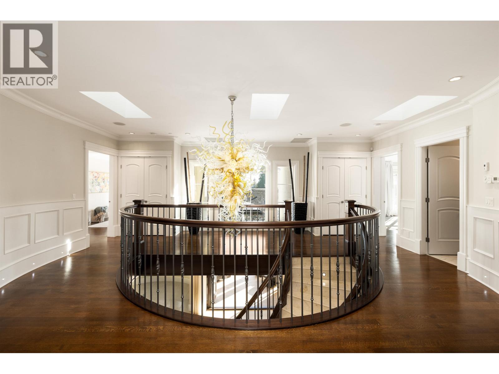 2912 MATHERS AVENUE, West Vancouver