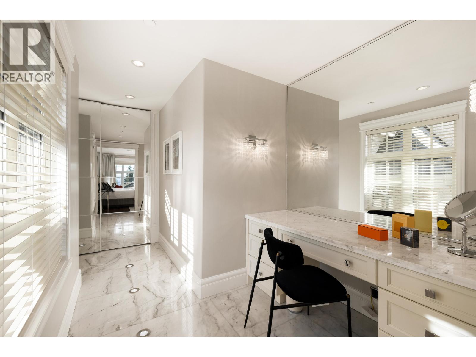 2912 MATHERS AVENUE, West Vancouver