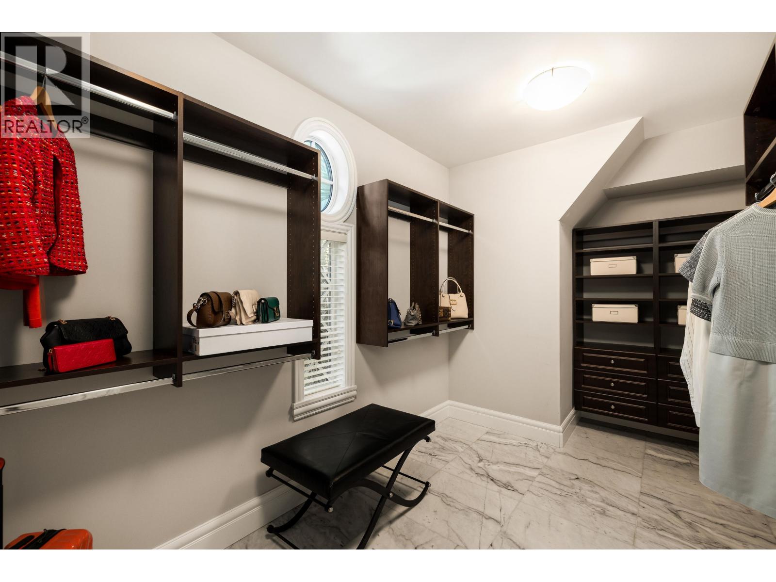 2912 MATHERS AVENUE, West Vancouver