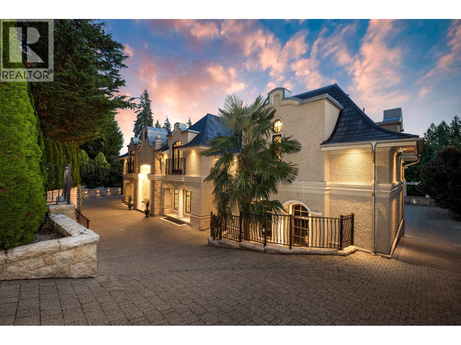 2912 MATHERS AVENUE, West Vancouver