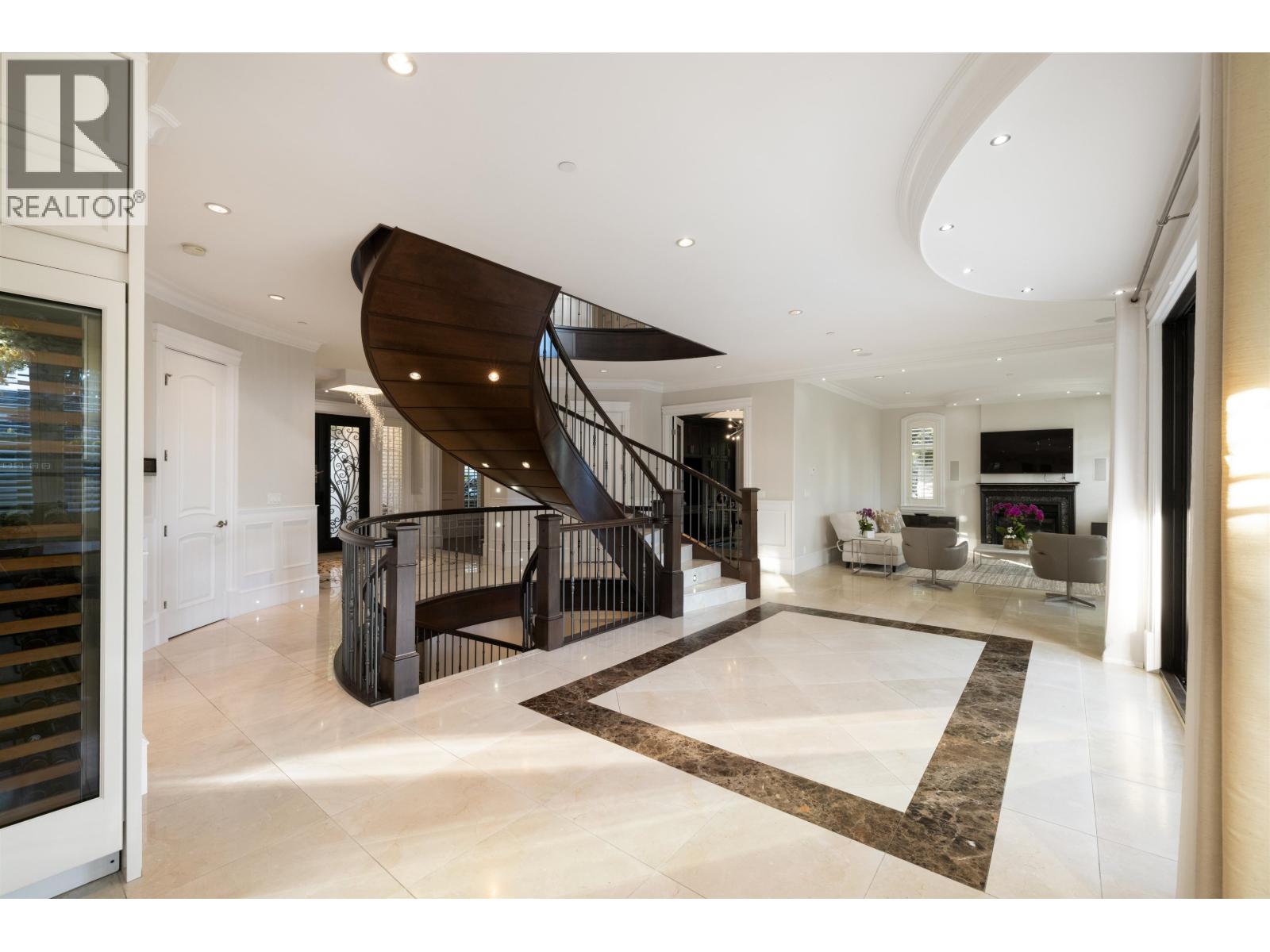 2912 MATHERS AVENUE, West Vancouver