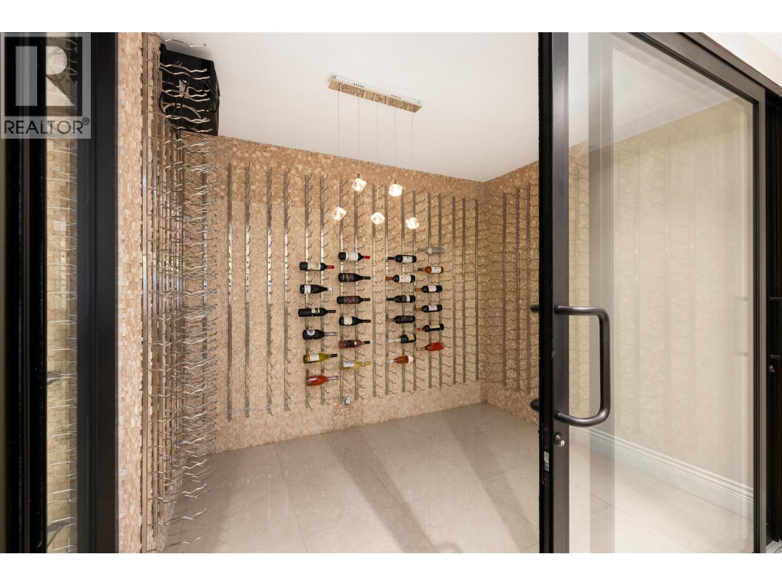 2912 MATHERS AVENUE, West Vancouver