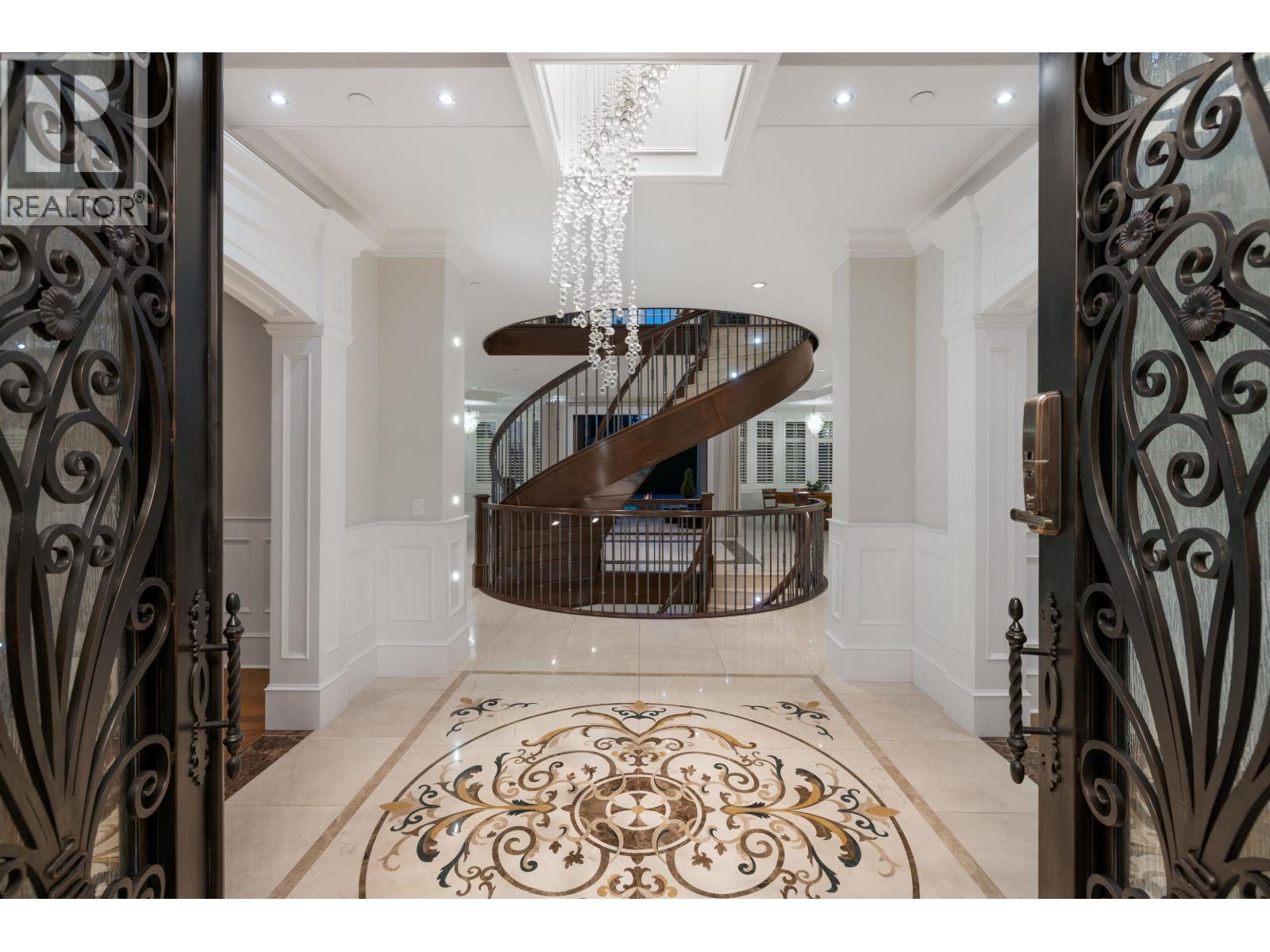 2912 MATHERS AVENUE, West Vancouver