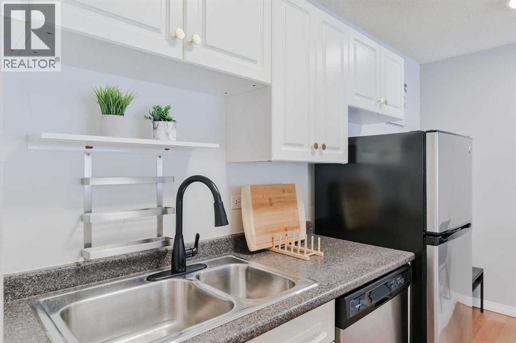 Single Family House for Sale in    Avenue SW Sunalta Calgary 