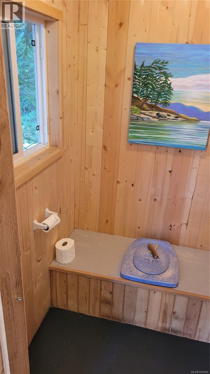 15 SPRING BAY Rd, Lasqueti Island