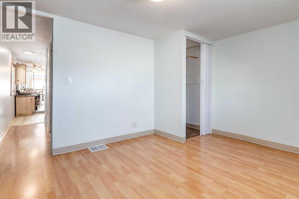 Single Family House Mobile Home for Sale in    Street NW Greenwood/Greenbriar Calgary 