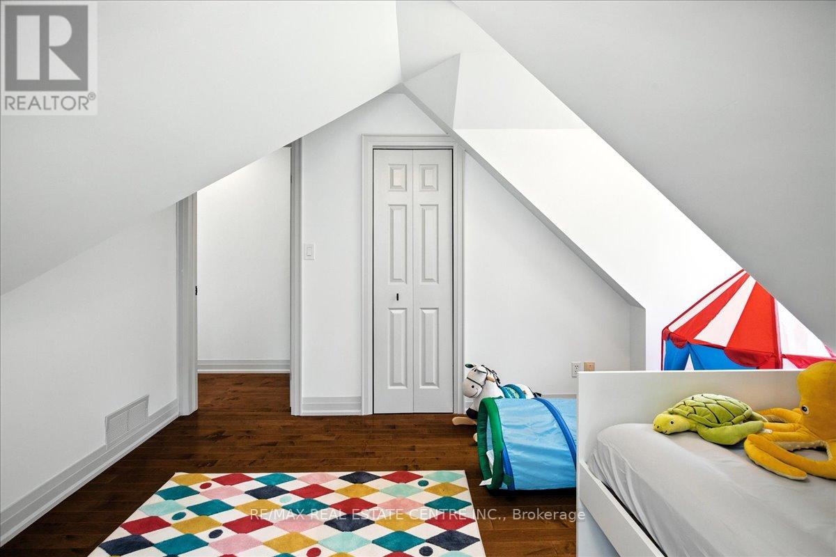 29 CURRIE DRIVE - 43