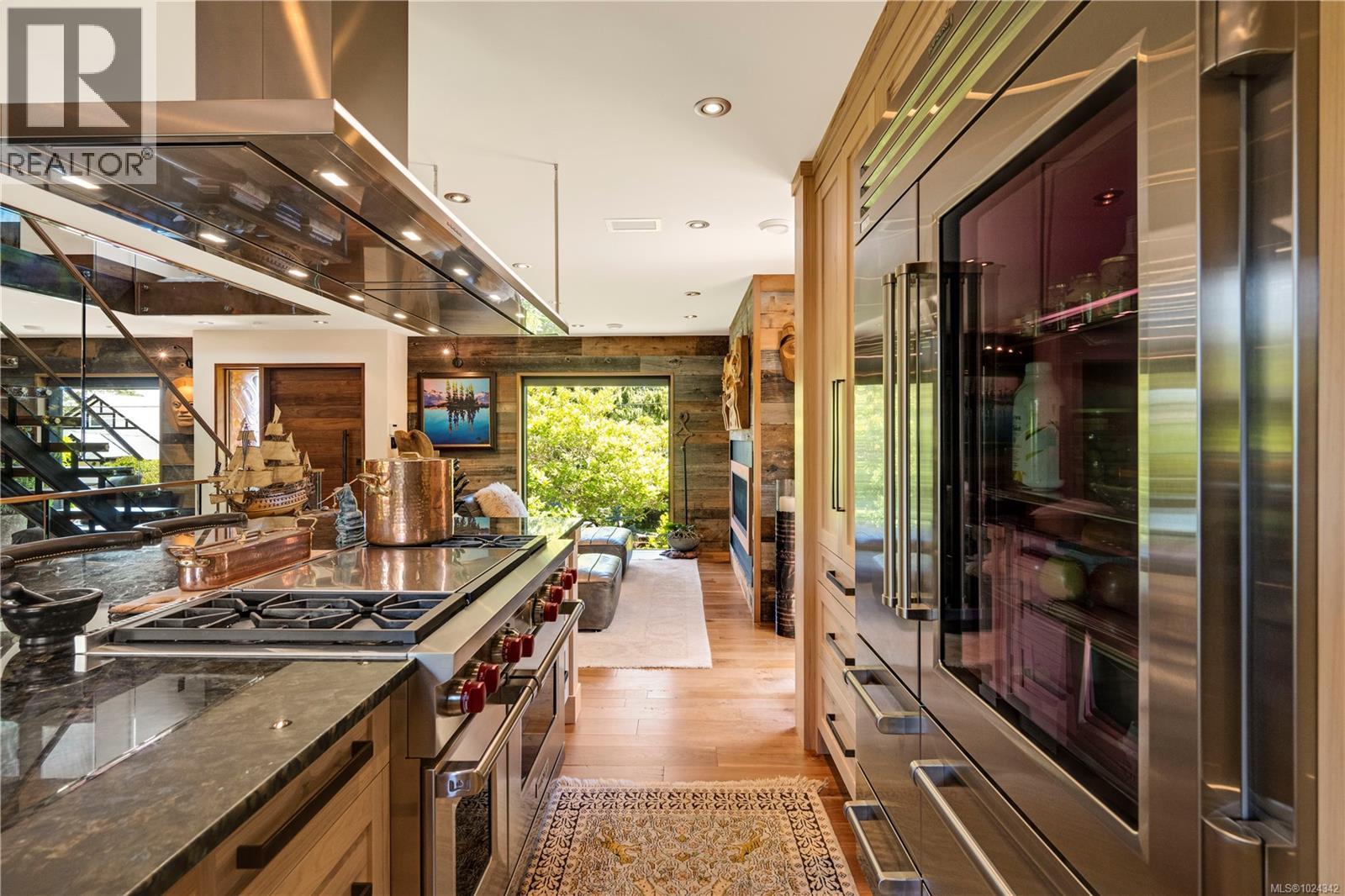  626 Monterey Avenue, Oak Bay