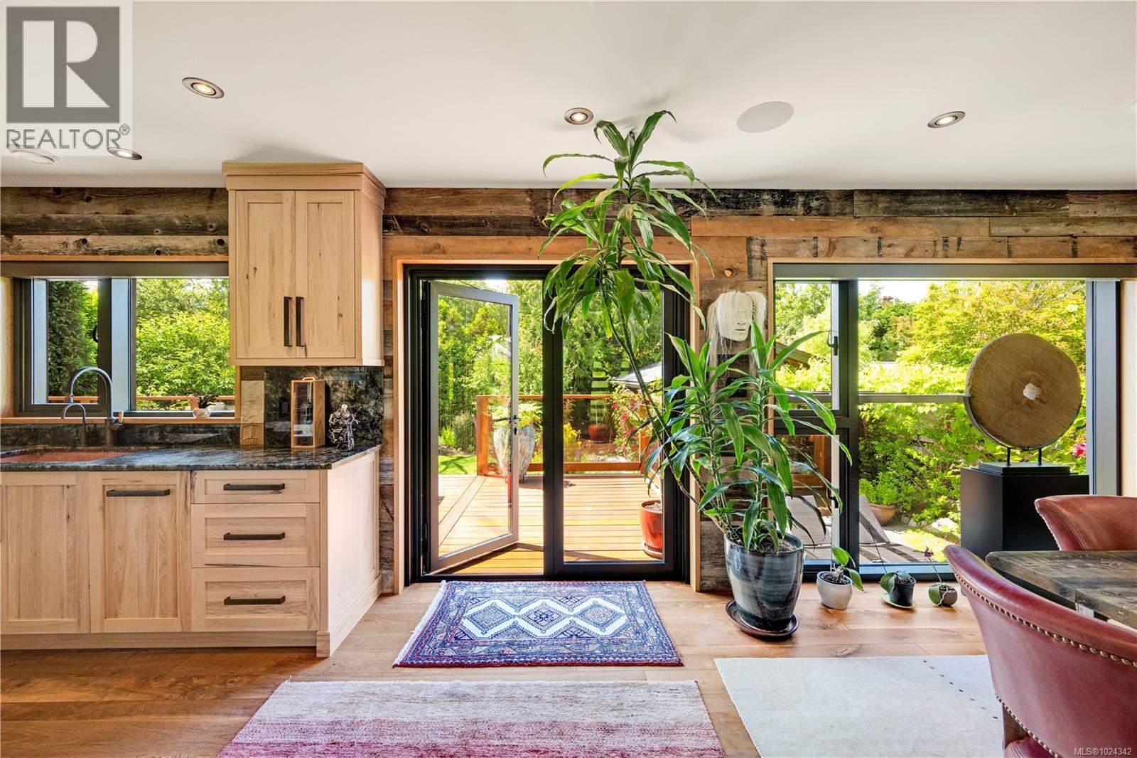  626 Monterey Avenue, Oak Bay