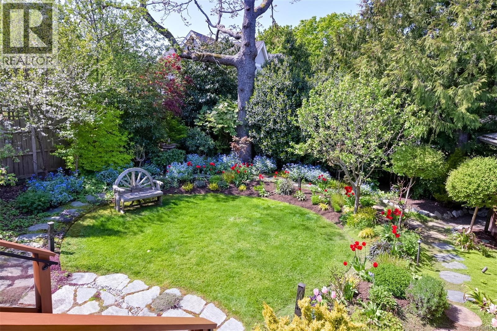  626 Monterey Avenue, Oak Bay