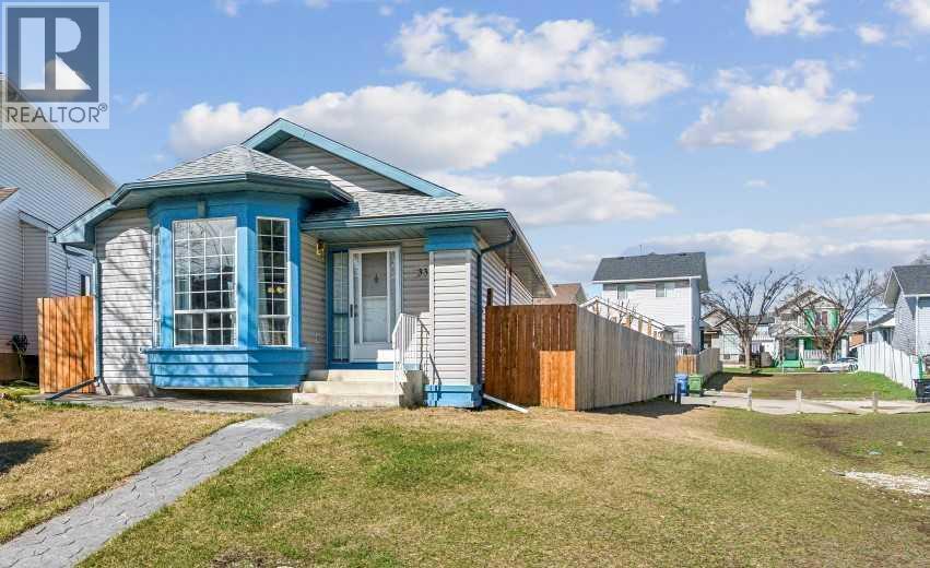 33 Martinridge Road NE, Calgary, Alberta