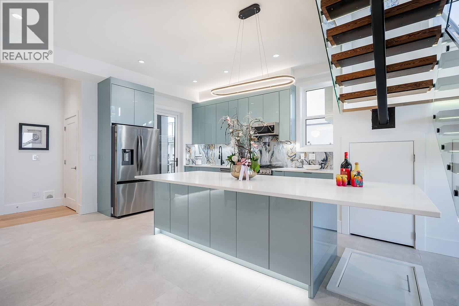 101 1204 HAMMOND AVENUE, Coquitlam