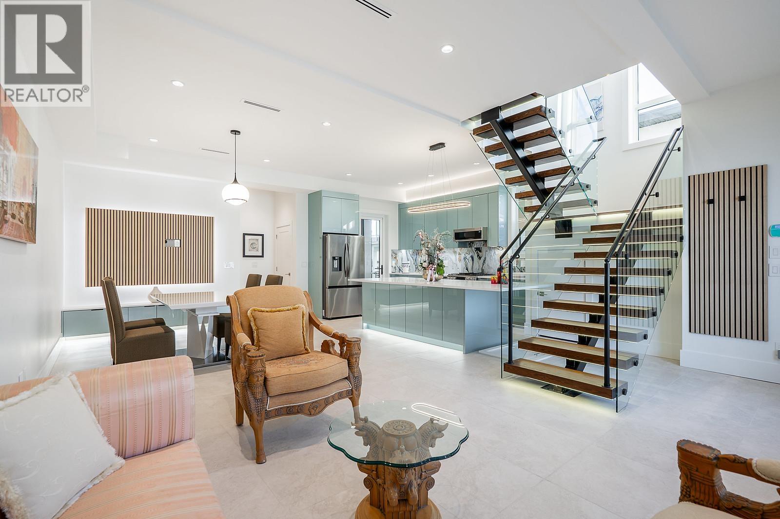 101 1204 HAMMOND AVENUE, Coquitlam