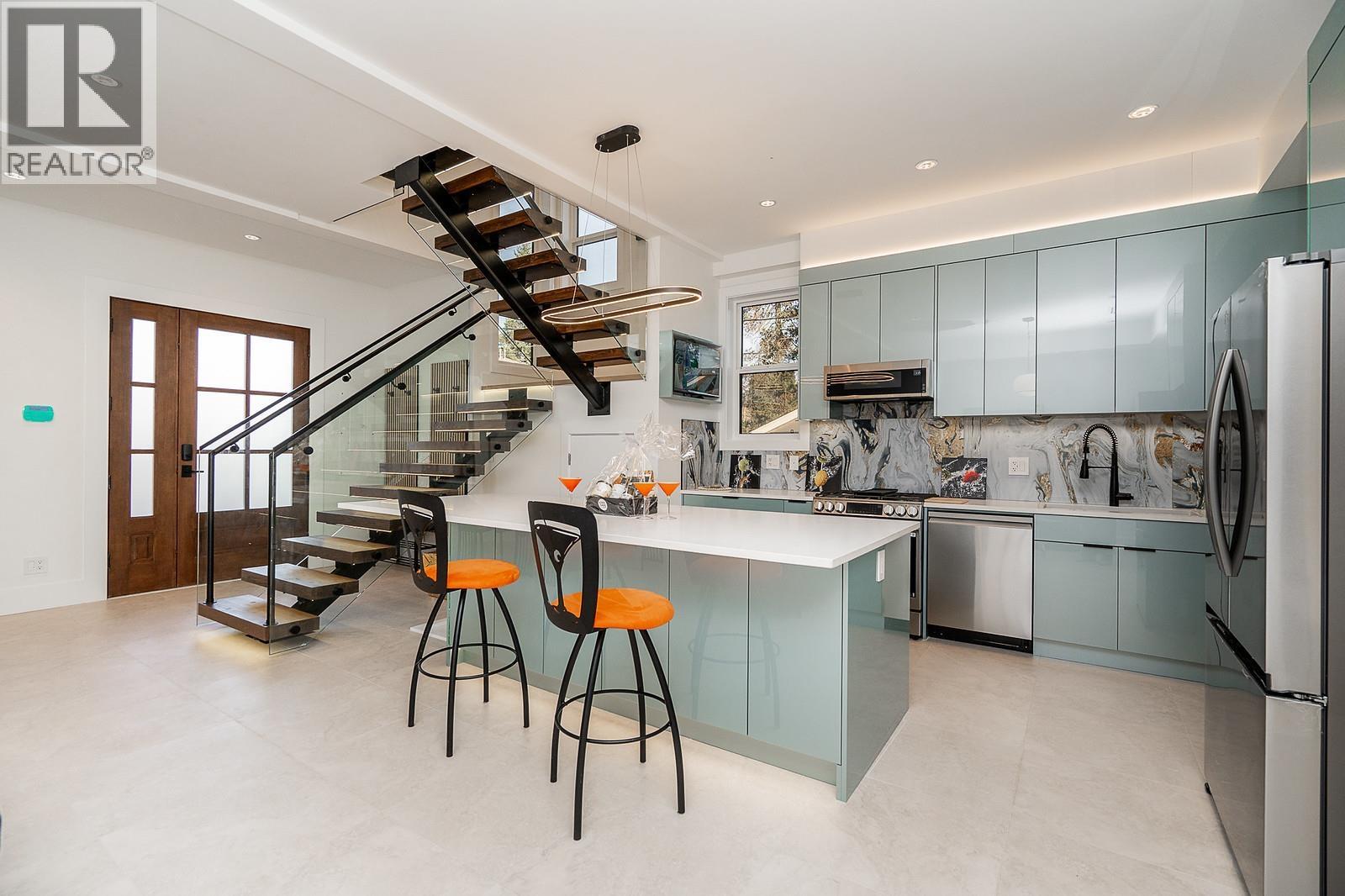 102 1204 HAMMOND AVENUE, Coquitlam