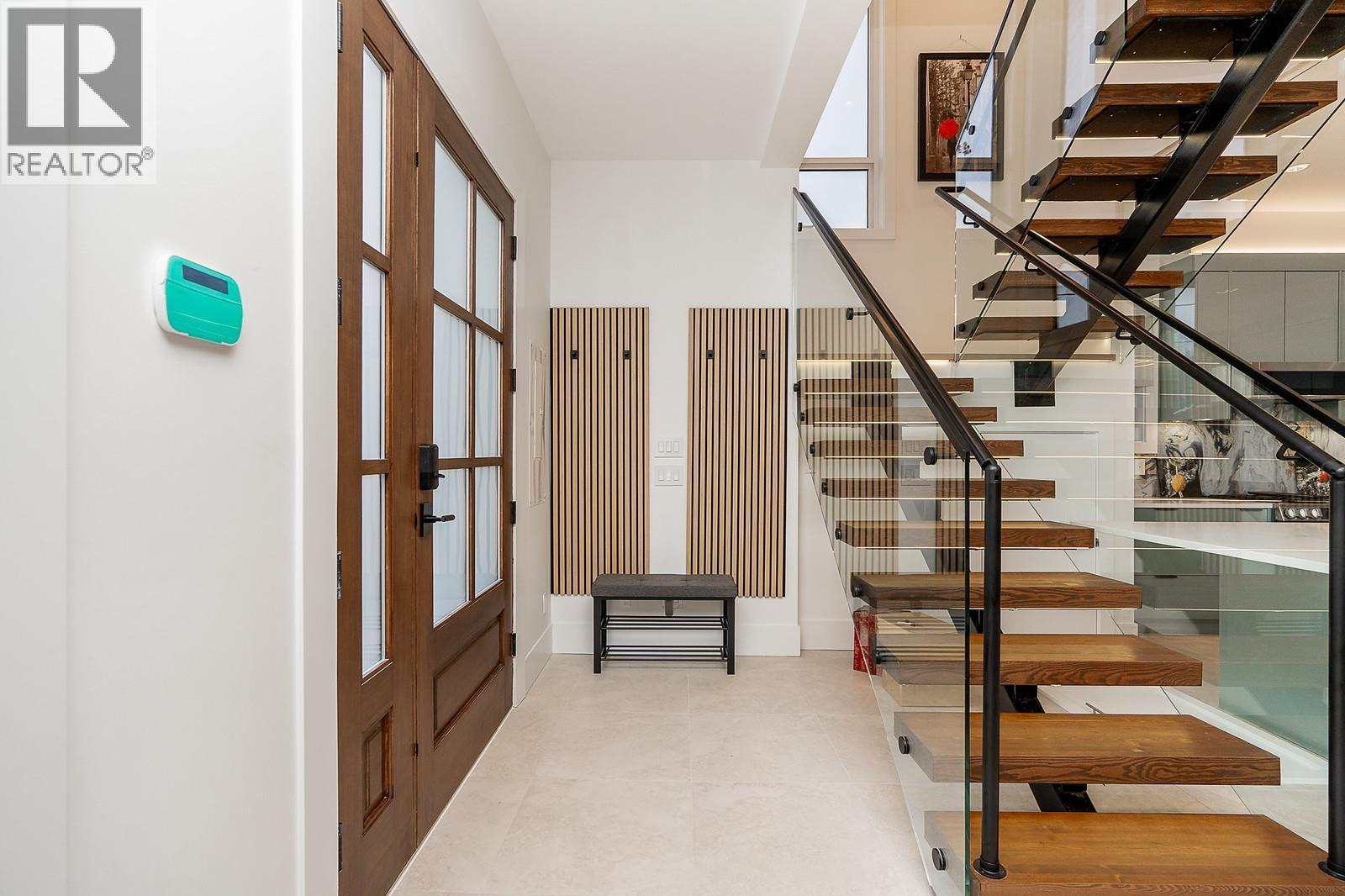 102 1204 HAMMOND AVENUE, Coquitlam