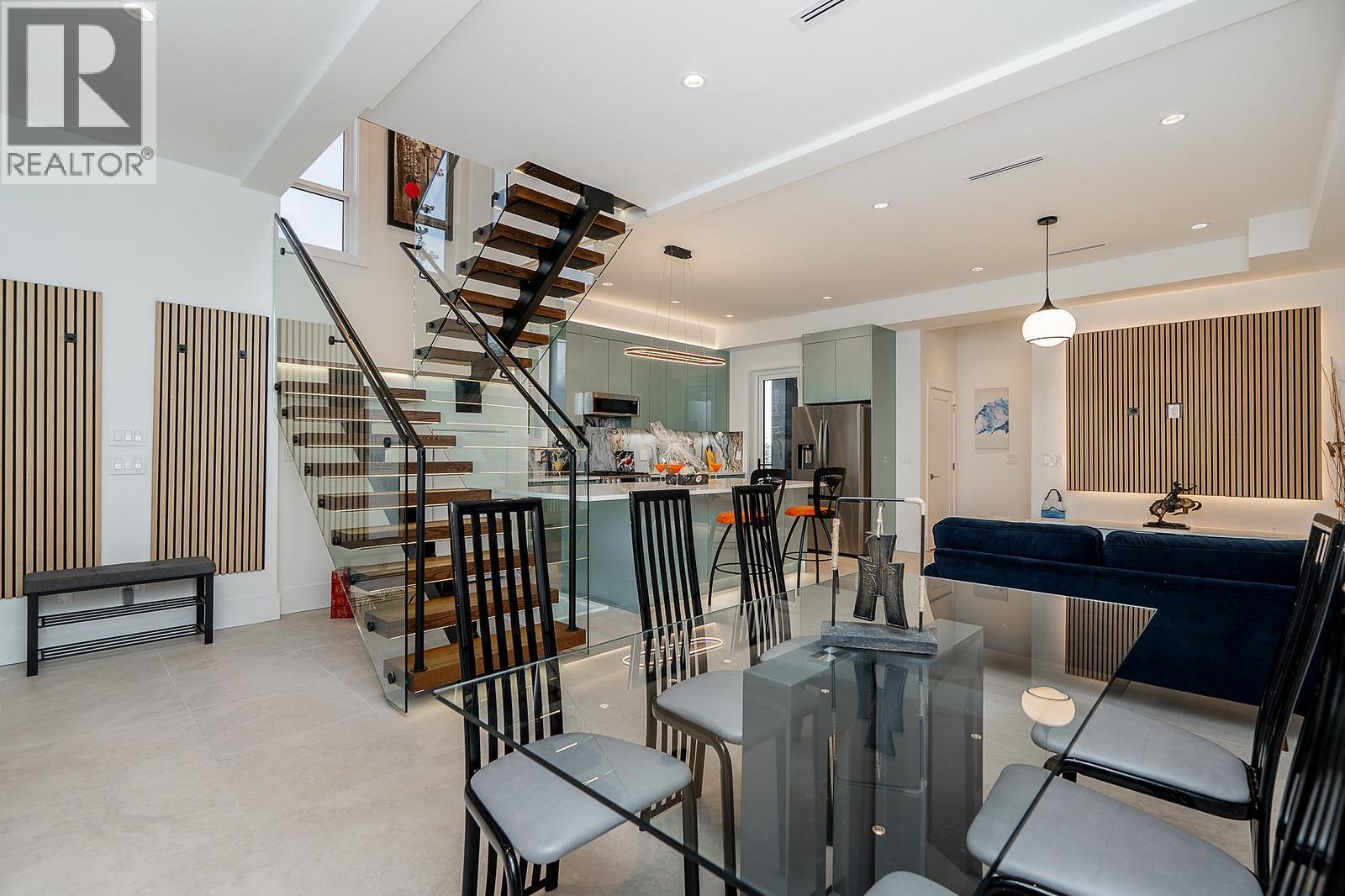 102 1204 HAMMOND AVENUE, Coquitlam