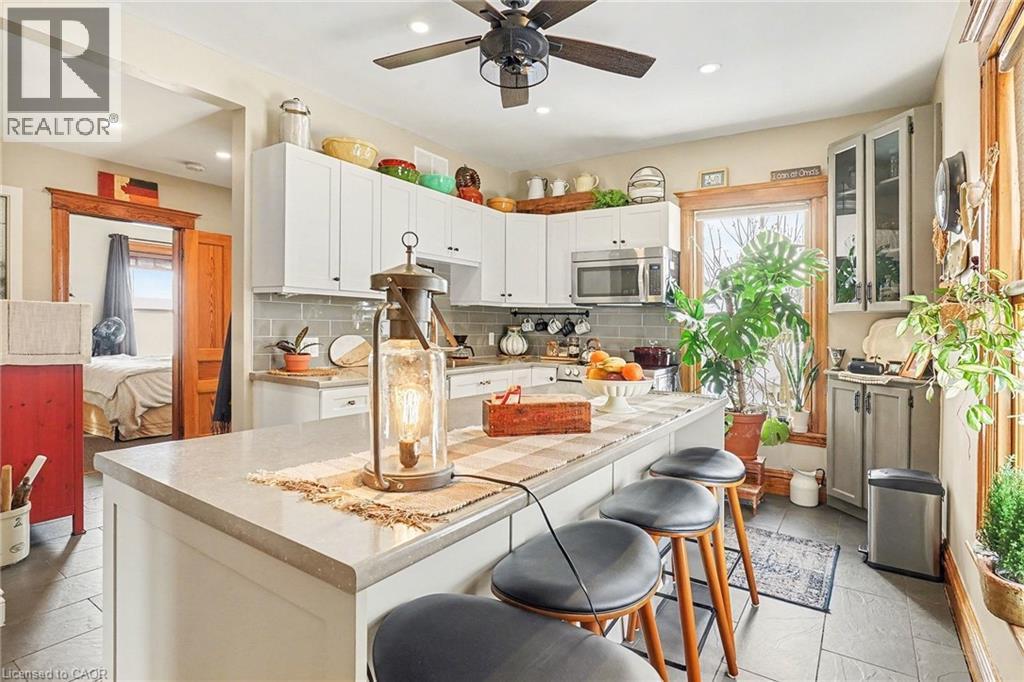 1316 E KING STREET E - 12