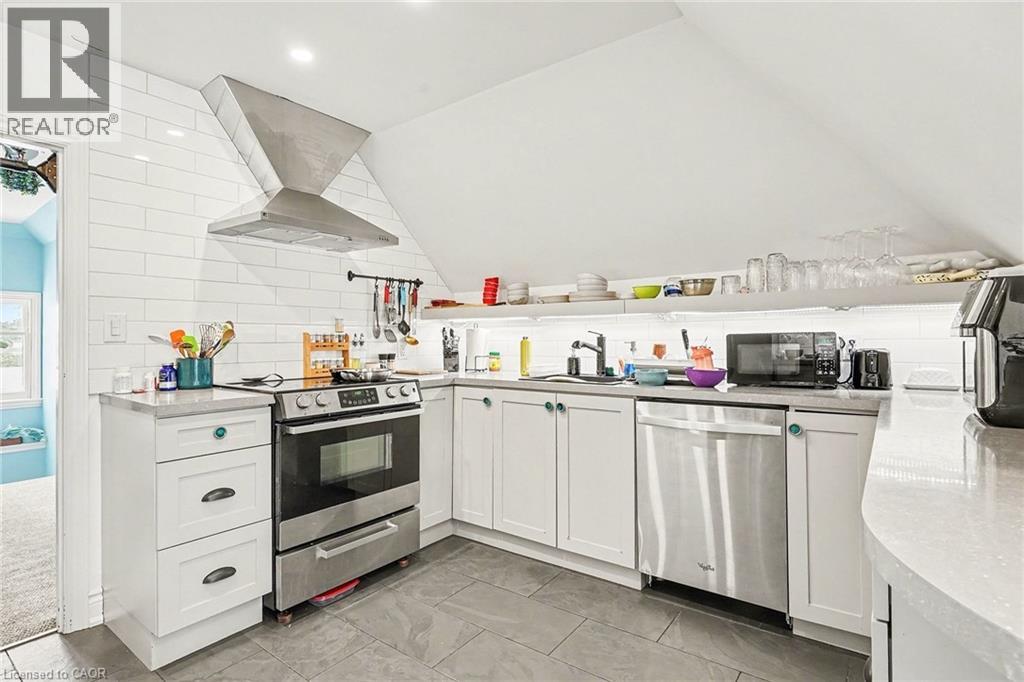 1316 E KING STREET E - 33