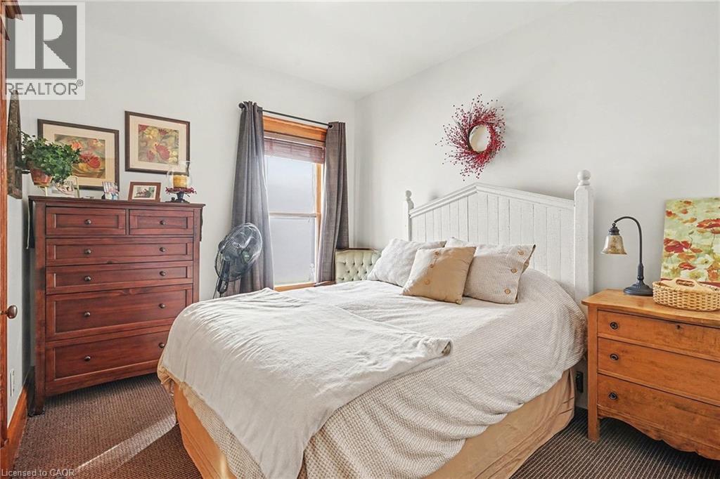 1316 KING STREET E - 17