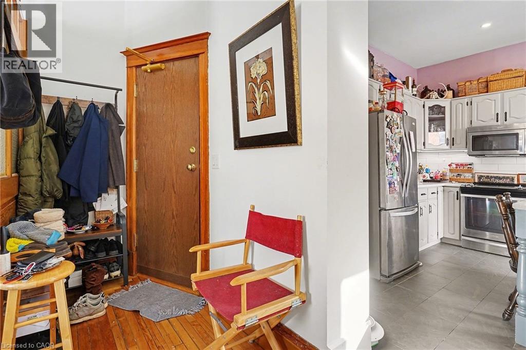 1316 KING STREET E - 22