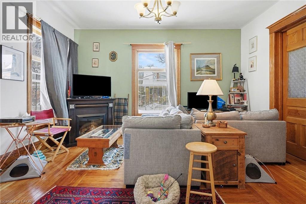 1316 KING STREET E - 23