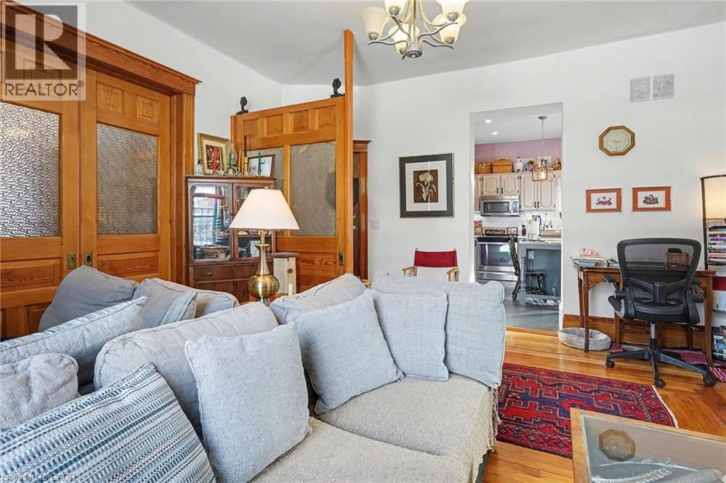 1316 KING STREET E - 25