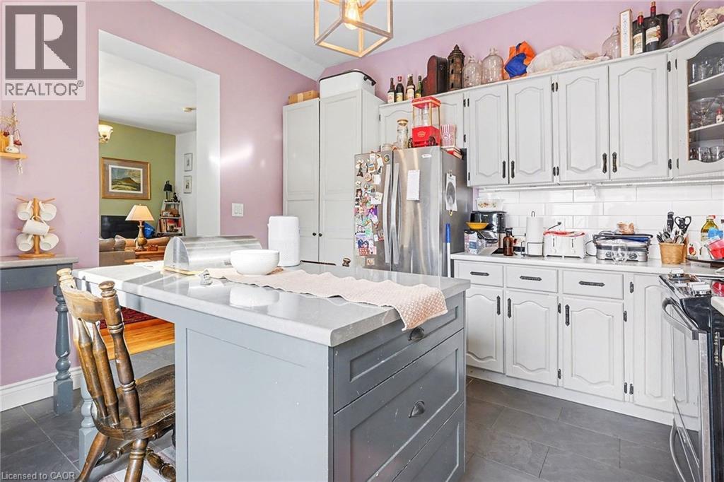 1316 KING STREET E - 27