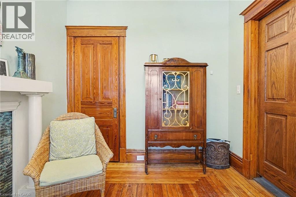 1316 KING STREET E - 6