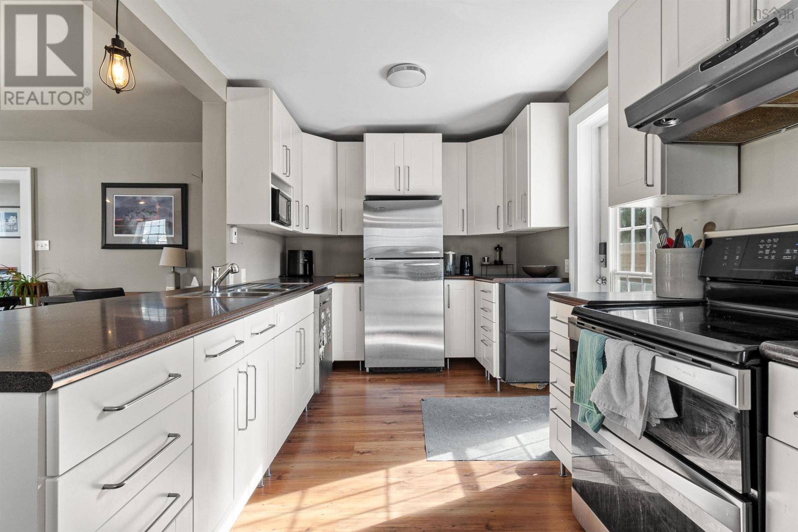 Property 22 of 46 of 662 Main Street