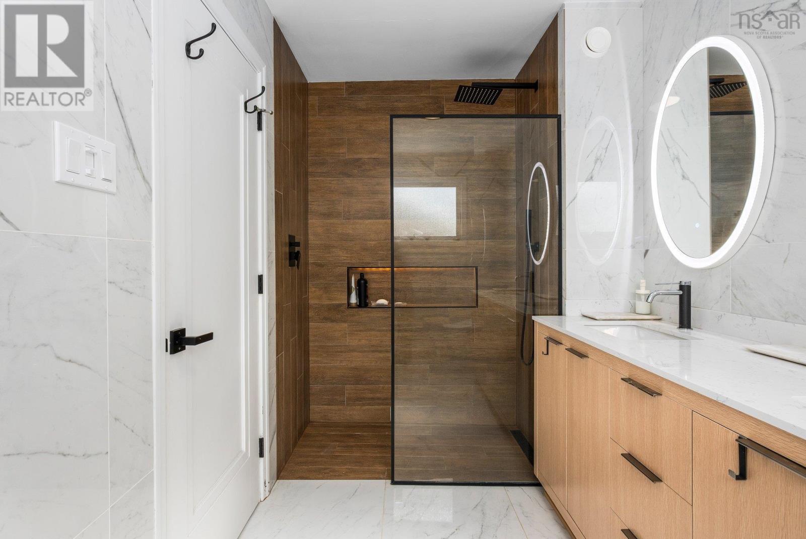 Property 26 of 39 of 10165 Highway 1