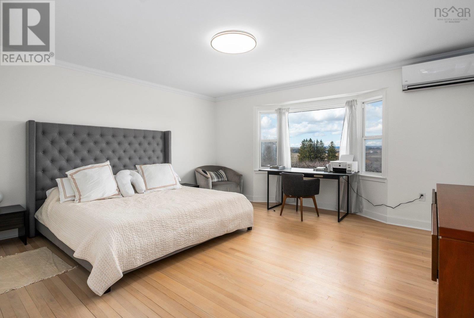 Property 22 of 39 of 10165 Highway 1