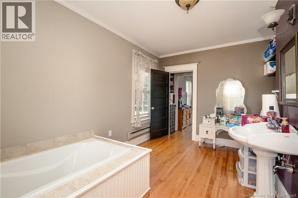 929-931 Amirault Street - 27