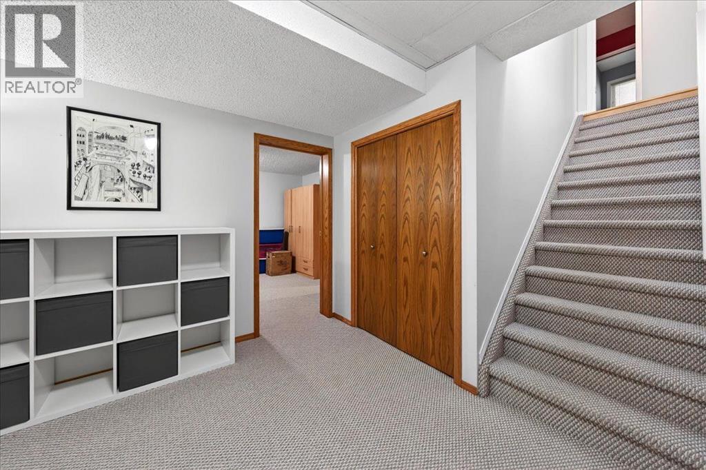 Single Family House for Sale in  Woodbrook Road SW Woodbine Calgary 