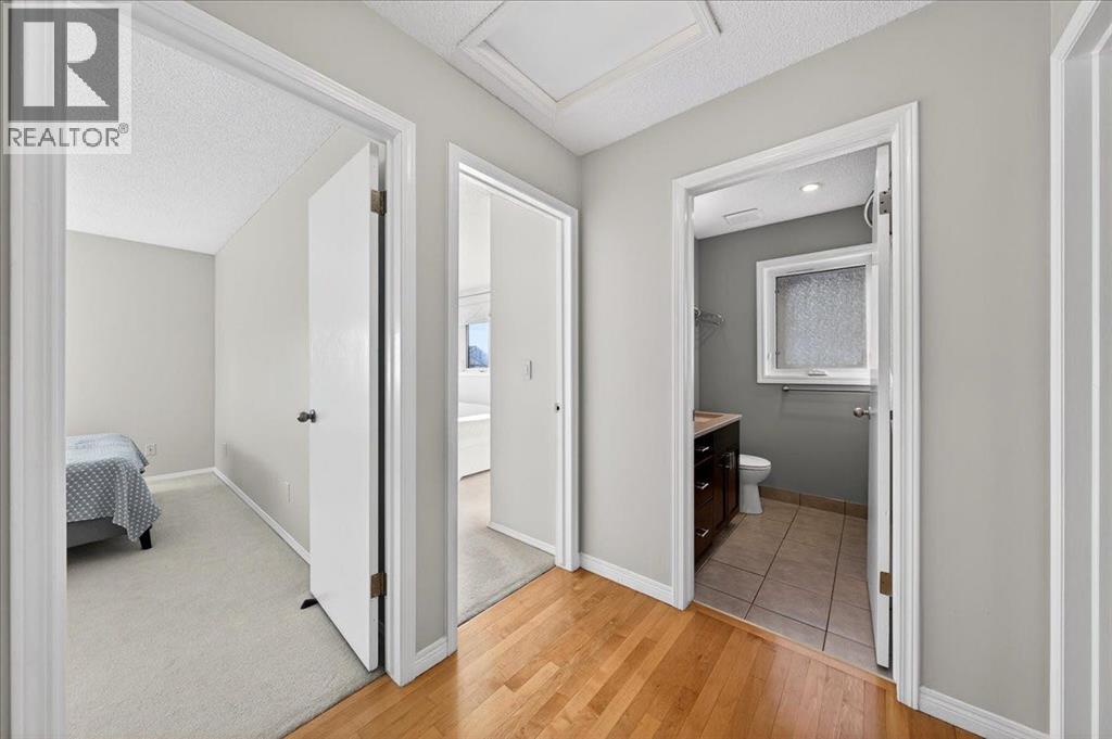 Single Family House for Sale in  Woodbrook Road SW Woodbine Calgary 