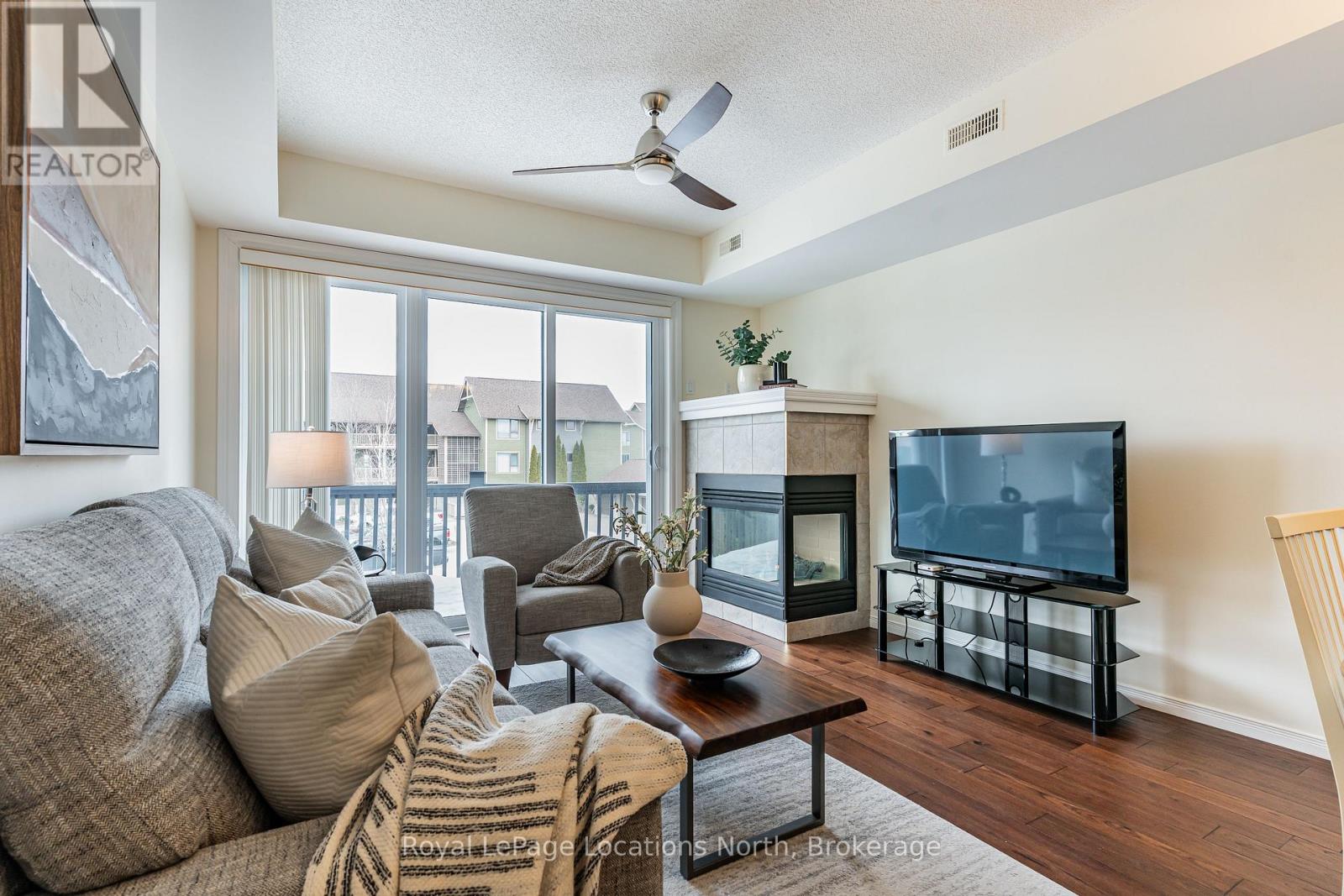 465 MARINERS WAY - Photo 4 of 40, Collingwood, Ontario