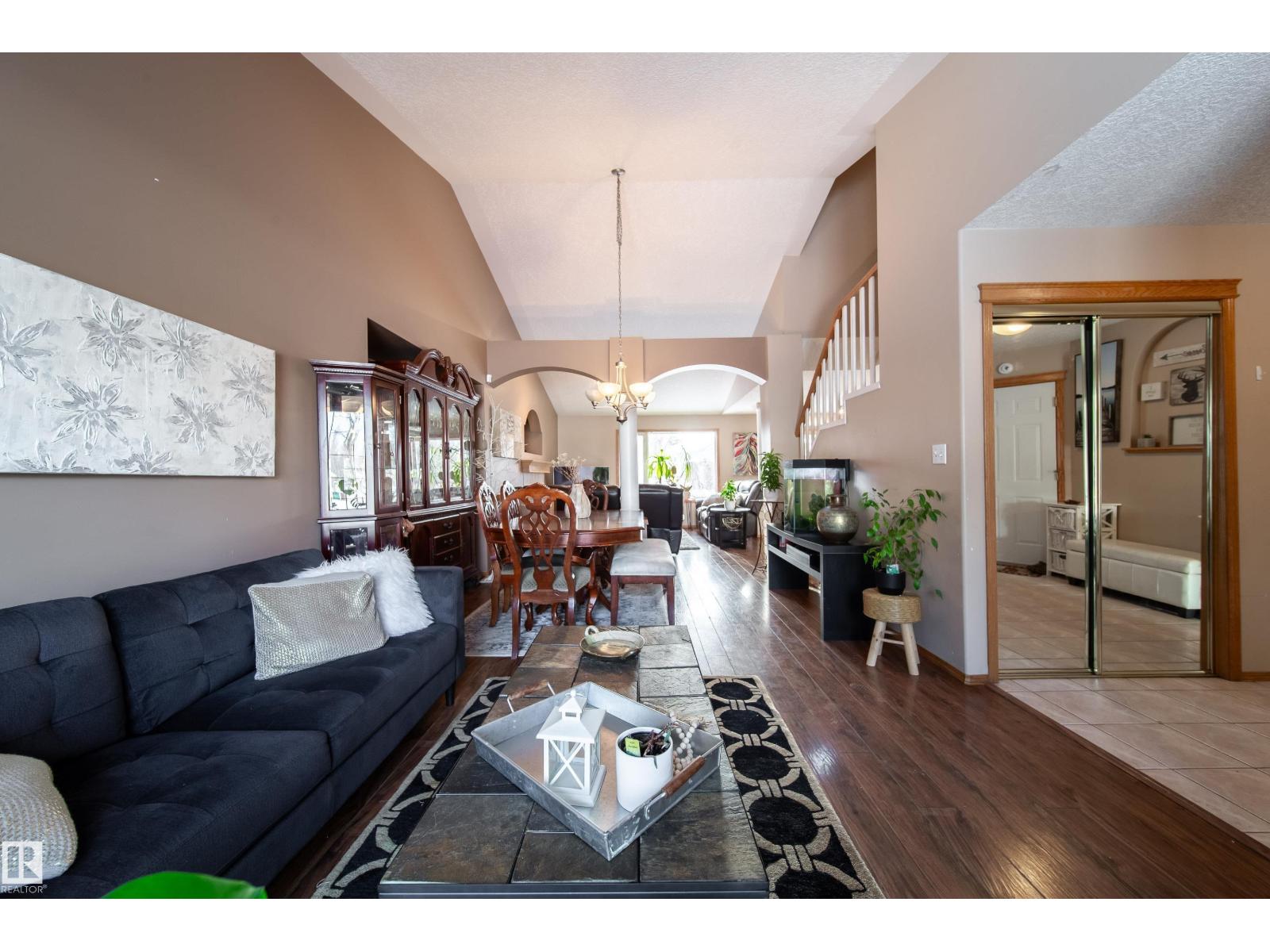 5 EMERSON PL, St. Albert