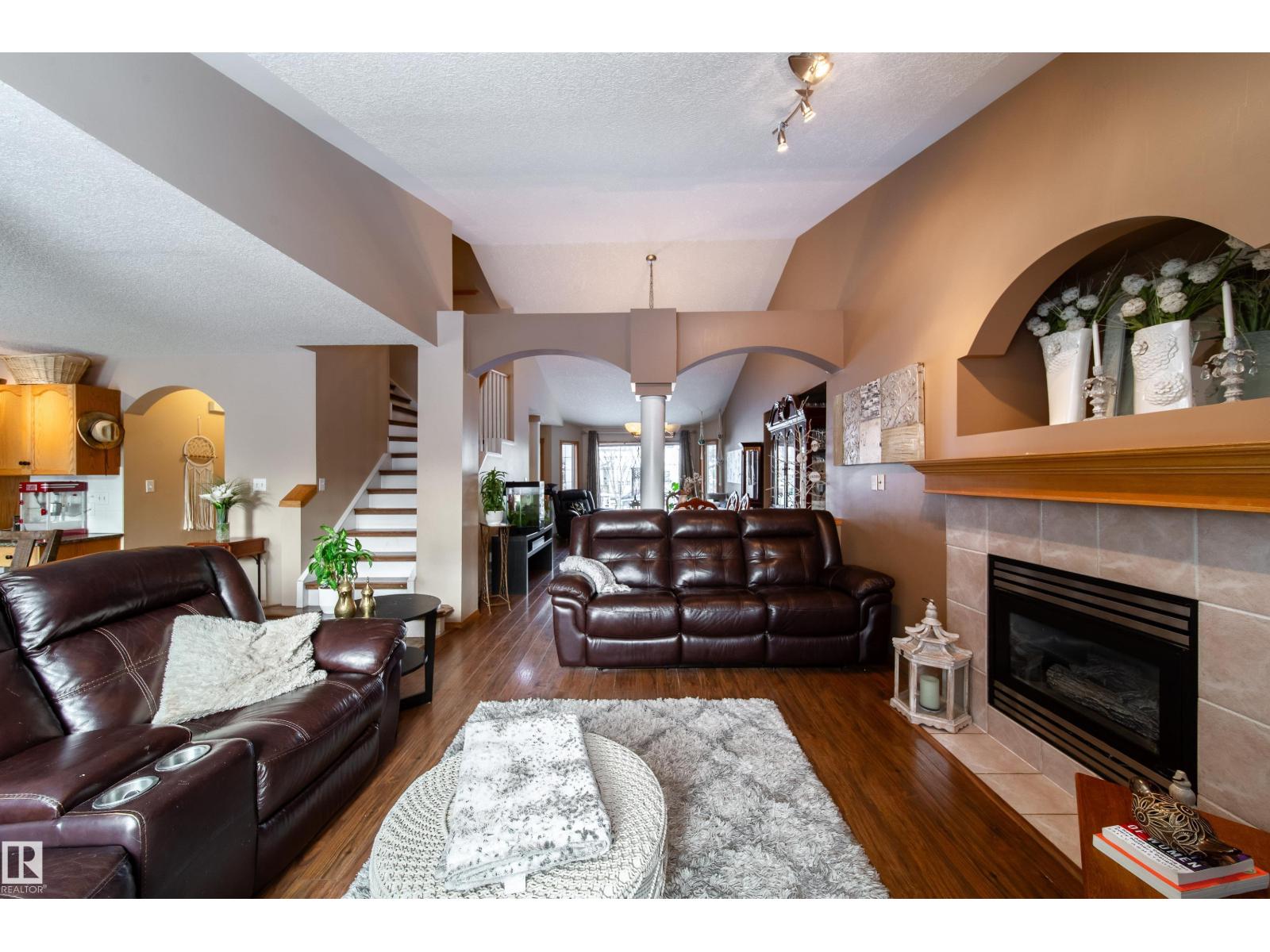 5 EMERSON PL, St. Albert