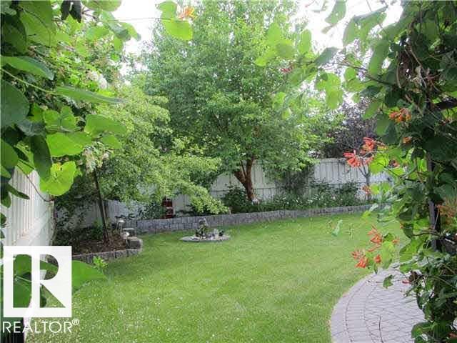 5 EMERSON PL, St. Albert