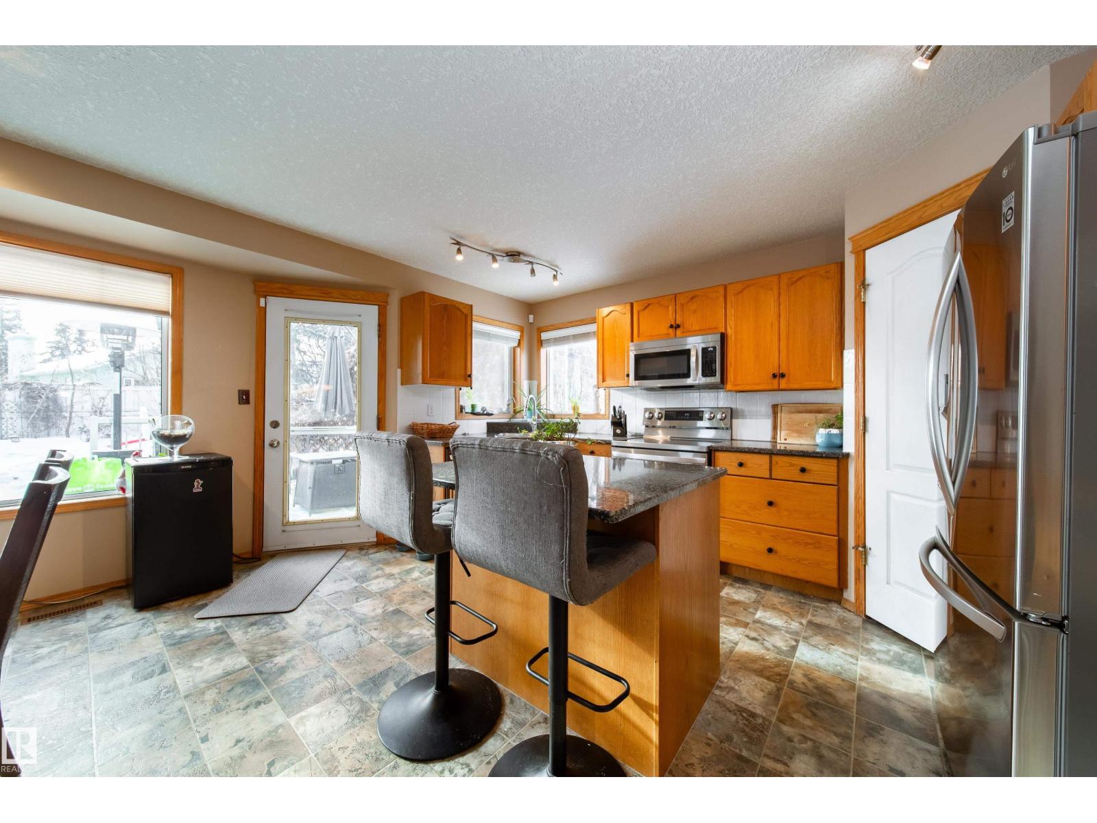 5 EMERSON PL, St. Albert