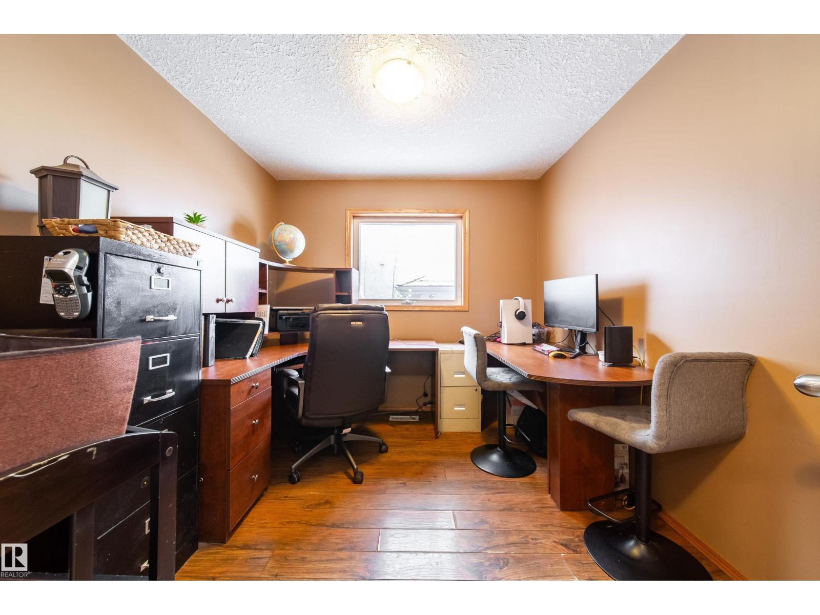 5 EMERSON PL, St. Albert