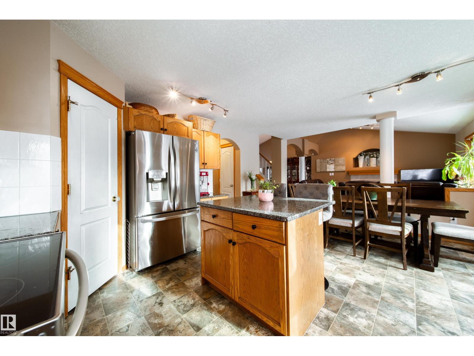 5 EMERSON PL, St. Albert