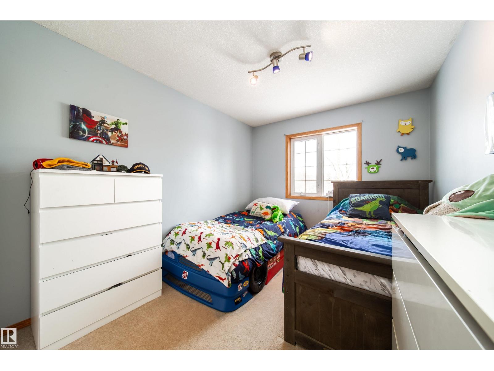 5 EMERSON PL, St. Albert