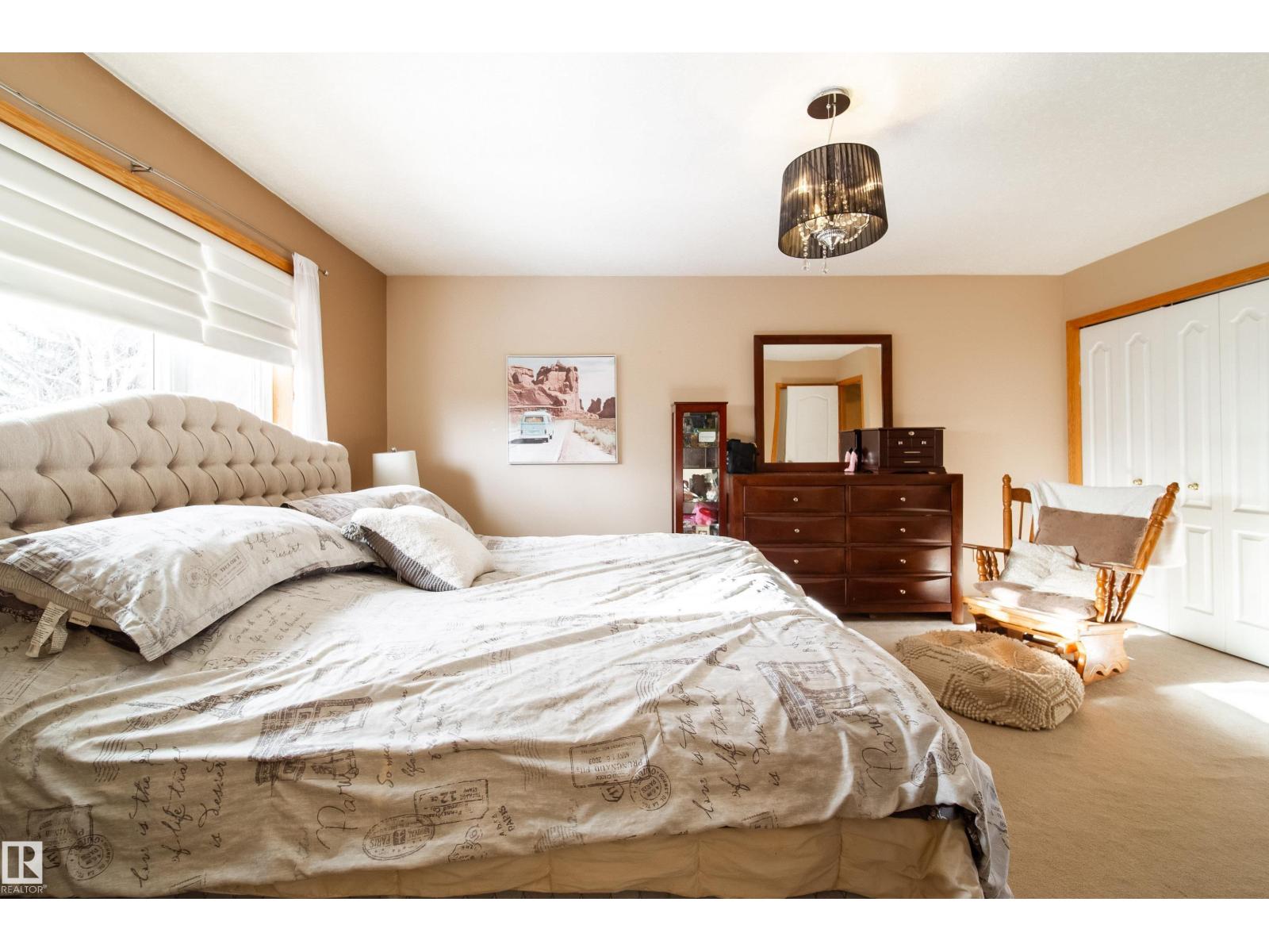 5 EMERSON PL, St. Albert