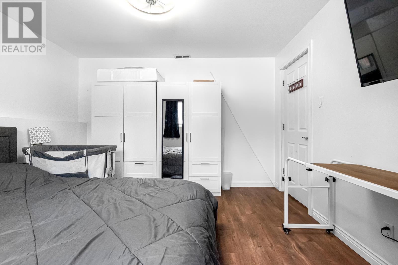 Property 28 of 39 of 45 Rockcliffe Crescent