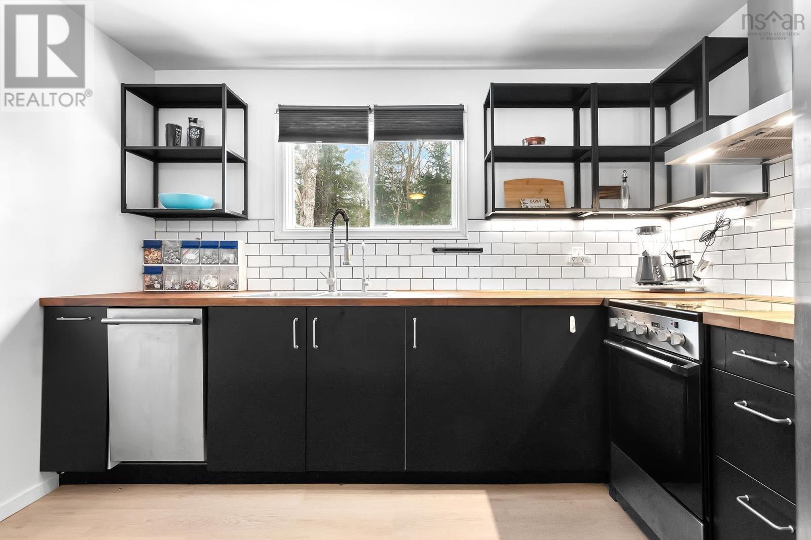 Property 23 of 39 of 45 Rockcliffe Crescent