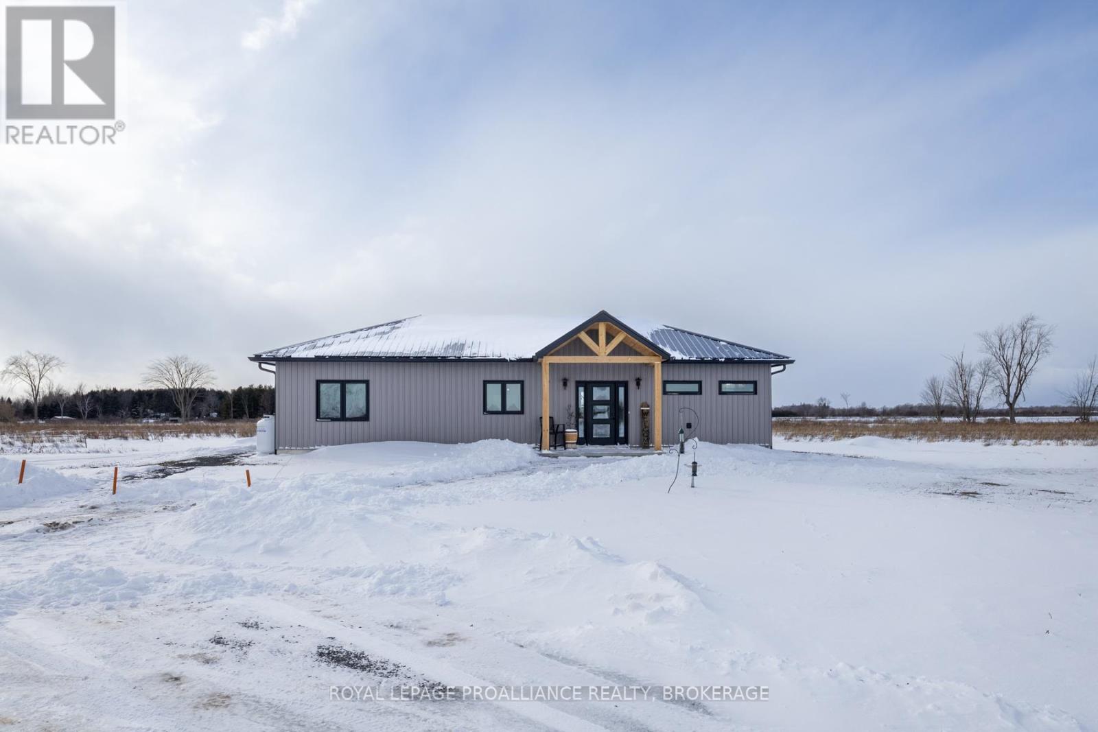 292 KYES ROAD - Photo 2 of 38, Front of Leeds & Seeleys Bay, Ontario