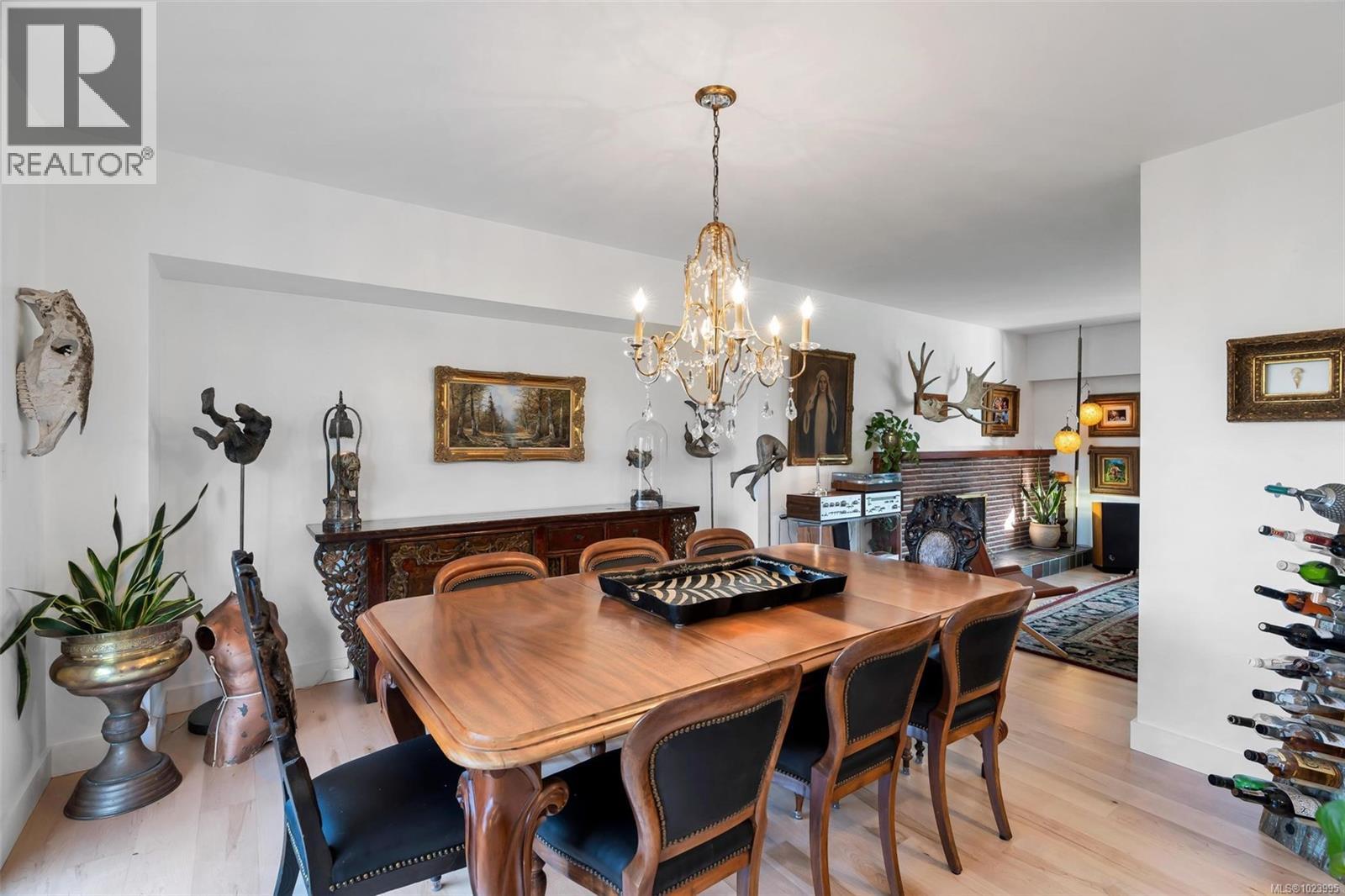 3198 Woodburn Ave, Oak Bay