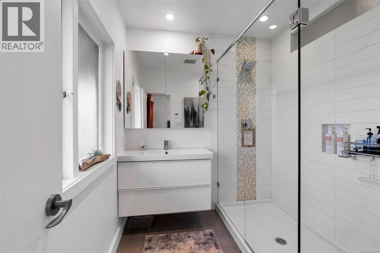 3198 Woodburn Ave, Oak Bay