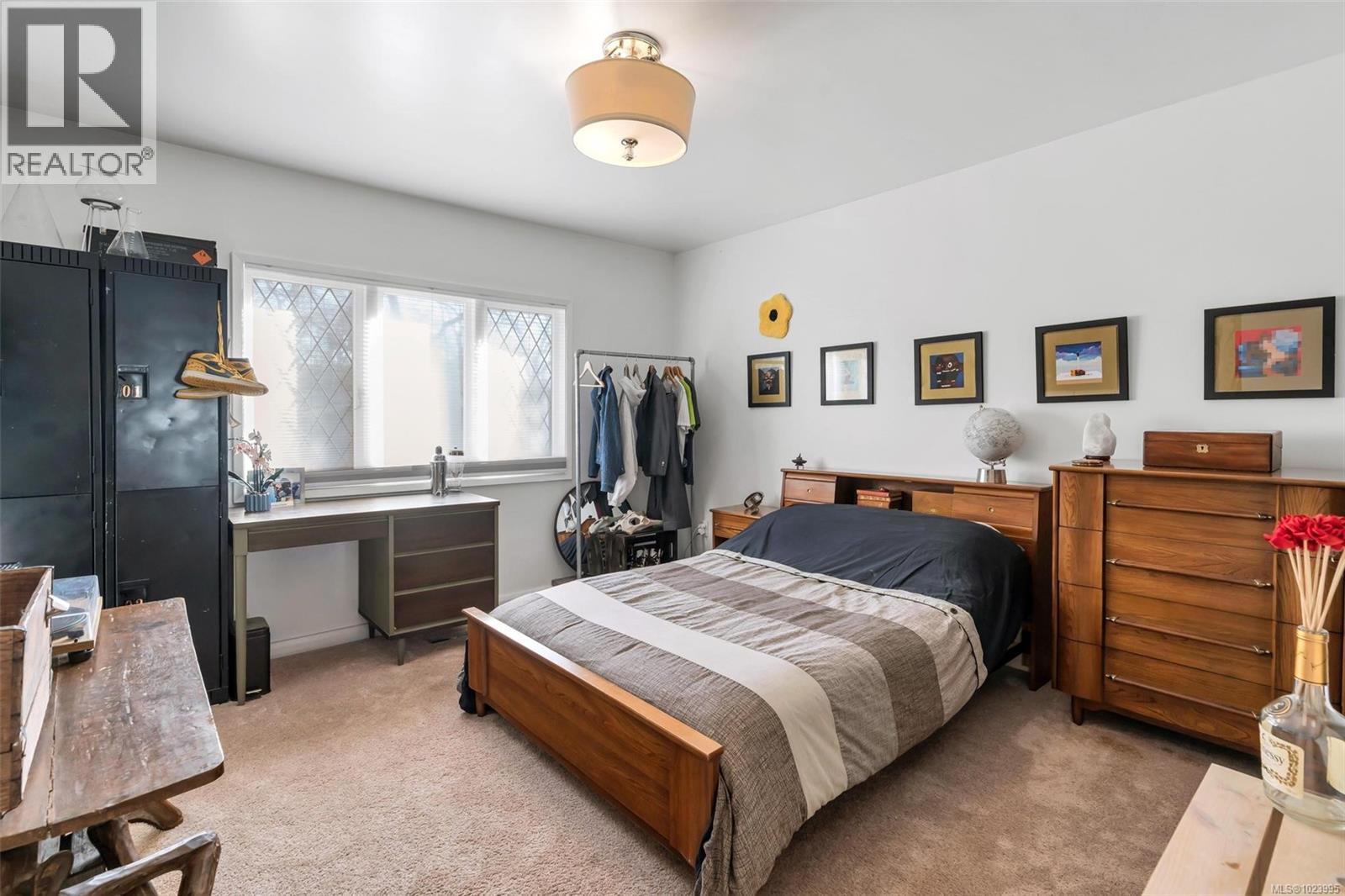 3198 Woodburn Ave, Oak Bay